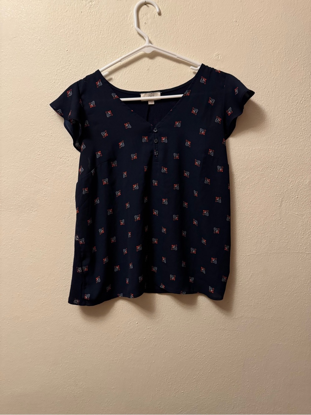 LOFT Outlet Navy Blue Flutter Sleeve Blouse Floral Geo Print V-Neck Top -Size Mp - Picture 1 of 8